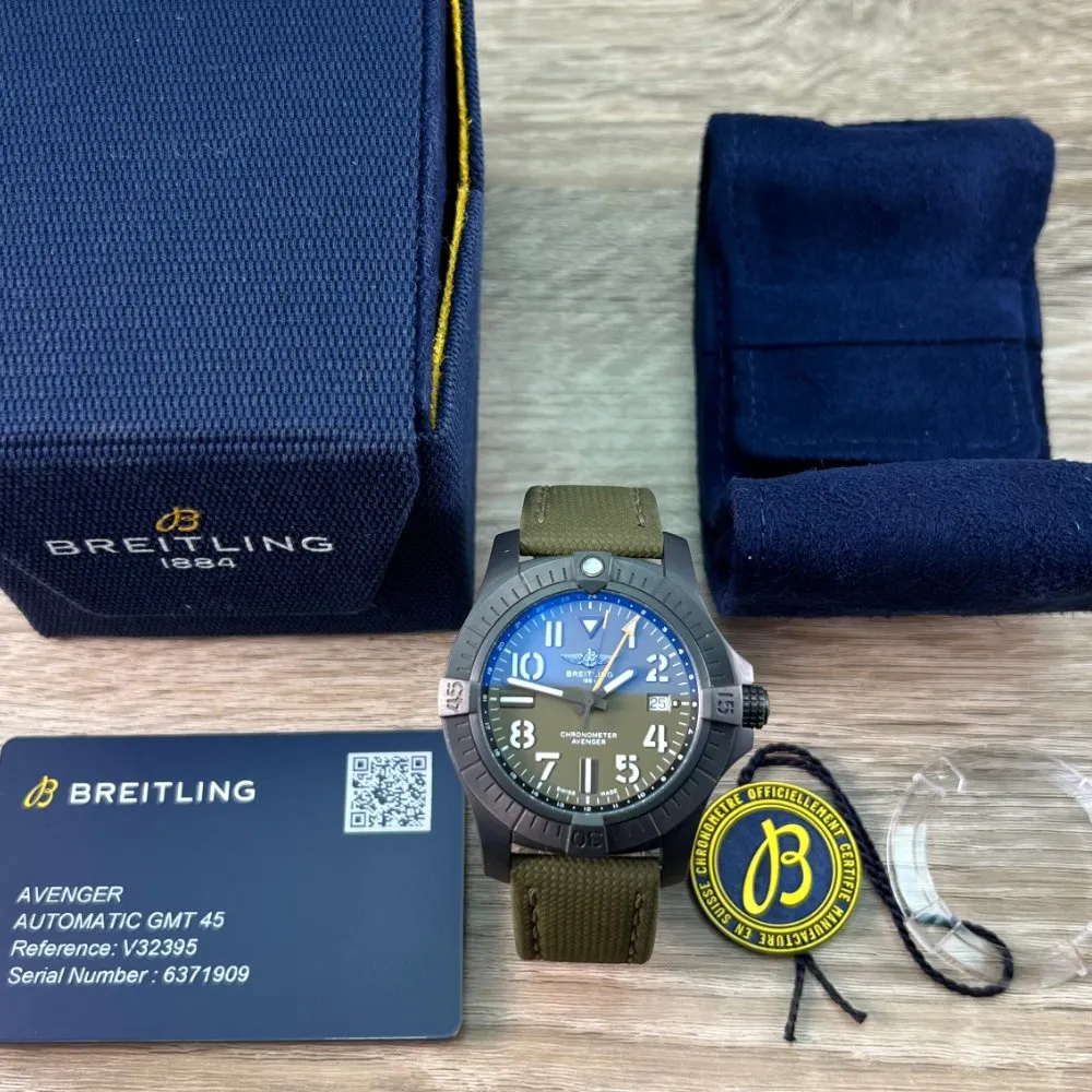Breitling Avenger Automatic GMT 45 Night Mission (2021)