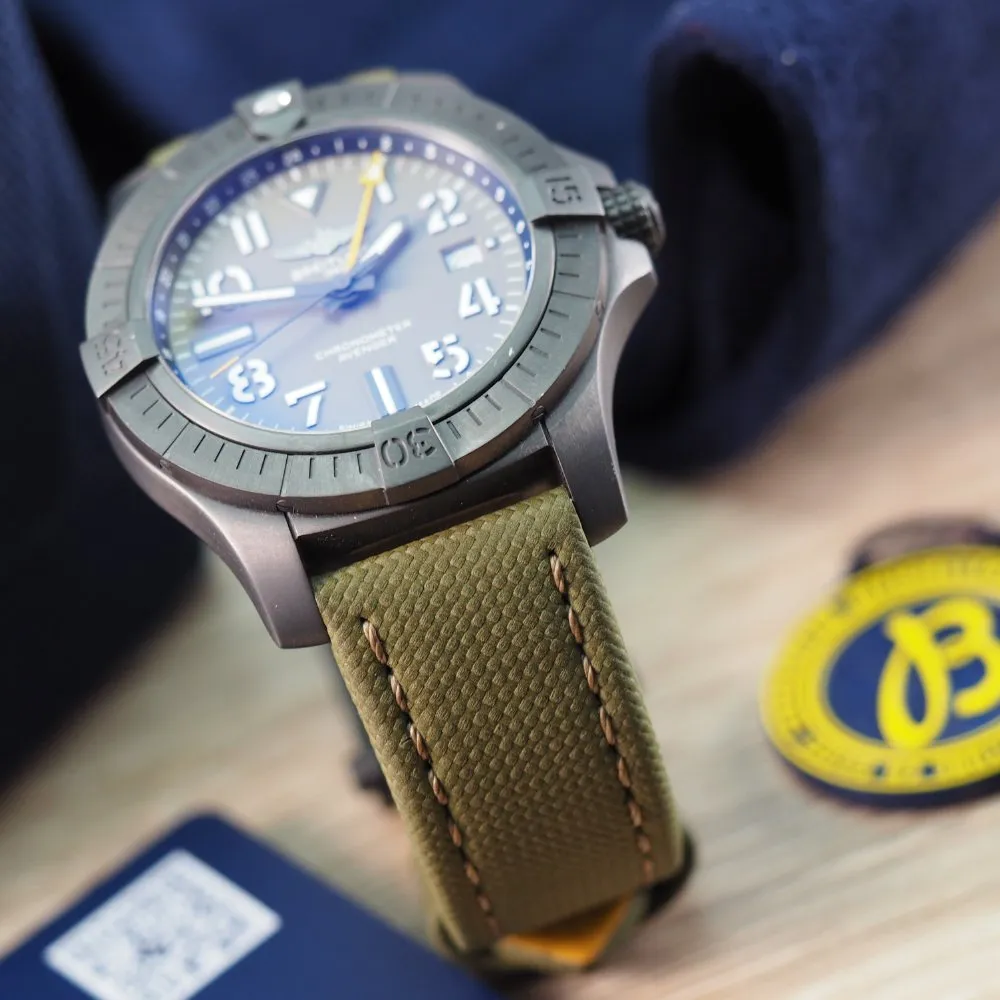 Breitling Avenger Automatic GMT 45 Night Mission (2021)