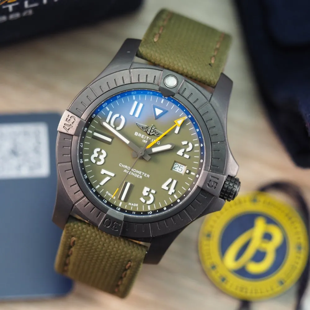 Breitling Avenger Automatic GMT 45 Night Mission (2021)