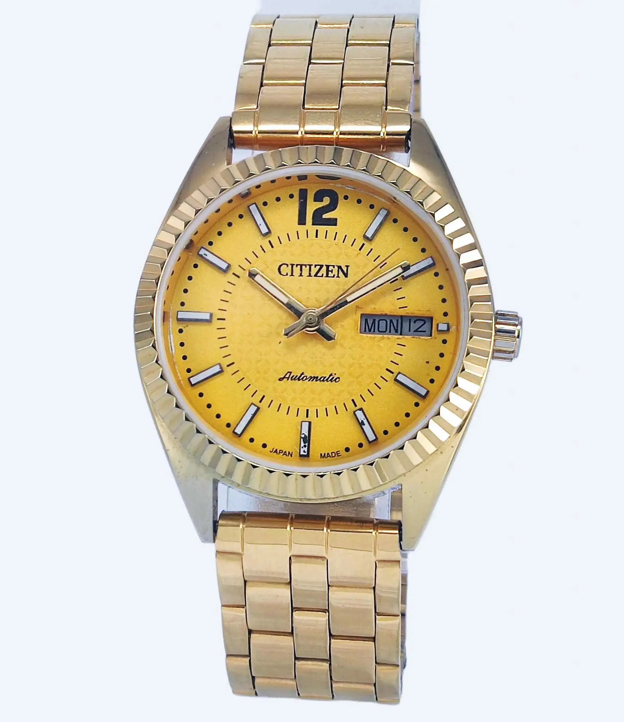 Citizen Automatic 8200A Sun Yellow Dial 21 Jewels Day Date Men's Mechanical Watch