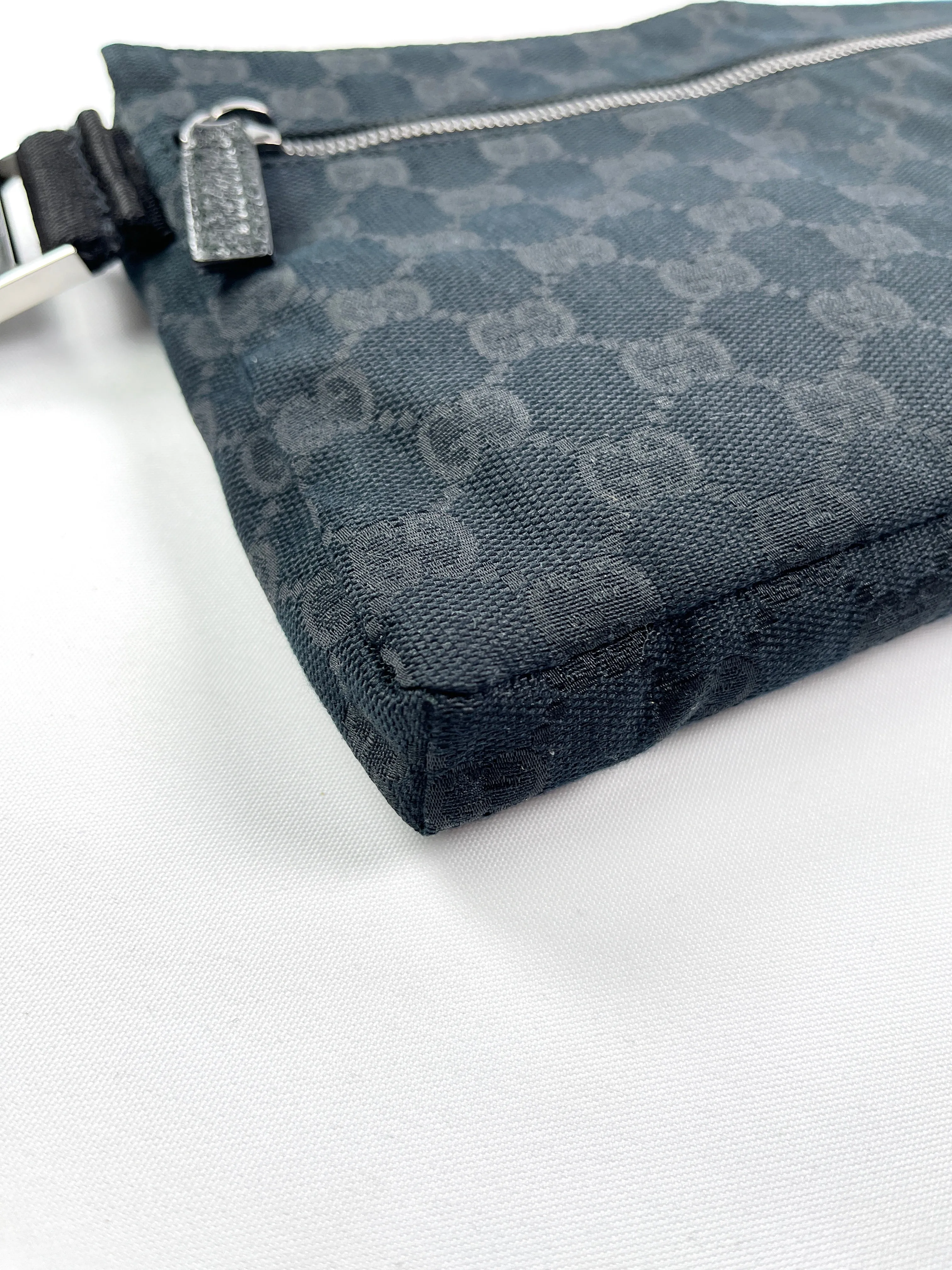 GUCCI - BLACK GG CANVAS BELT WAIST BAG