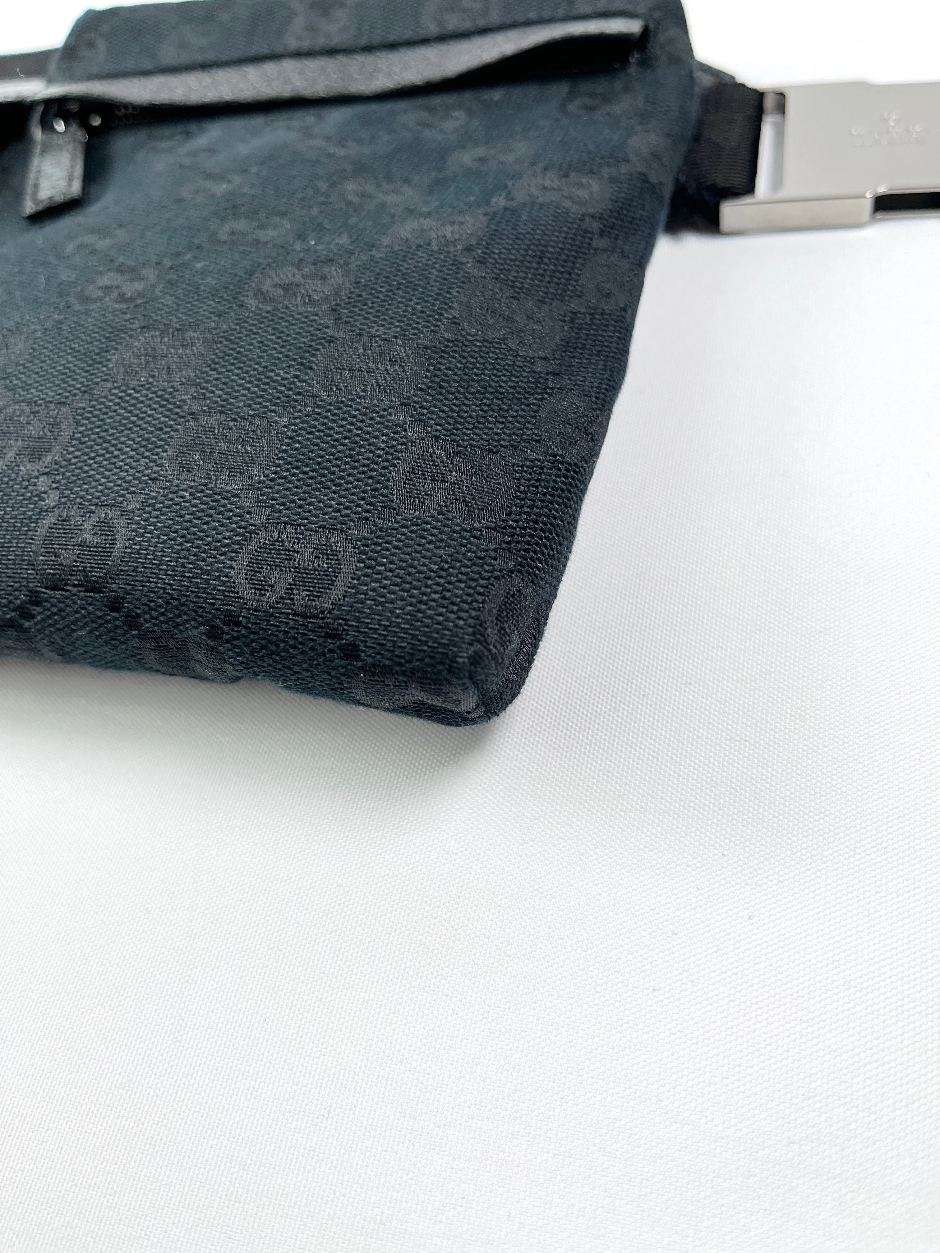 GUCCI - BLACK GG CANVAS BELT WAIST BAG