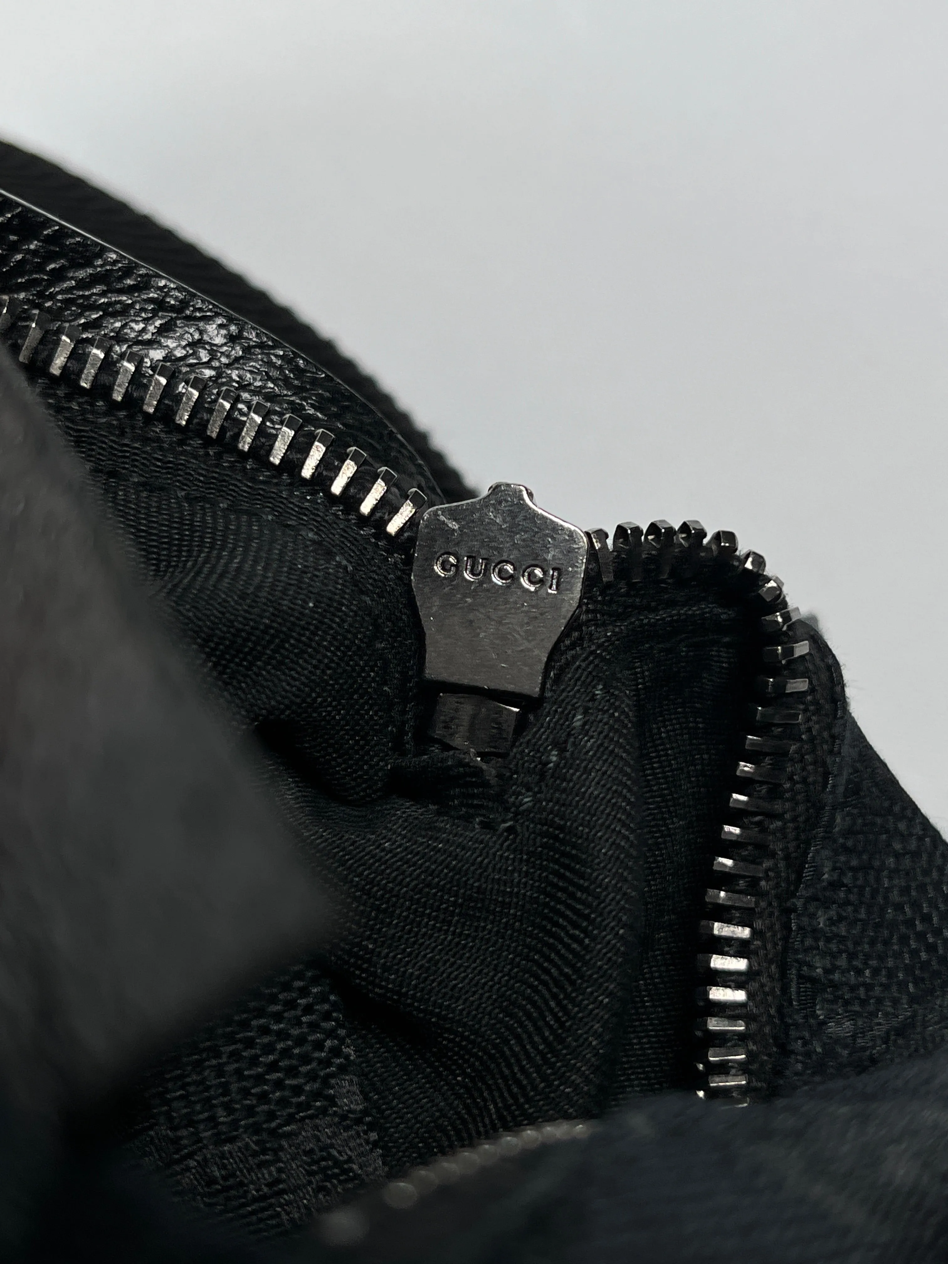 GUCCI - BLACK GG CANVAS BELT WAIST BAG