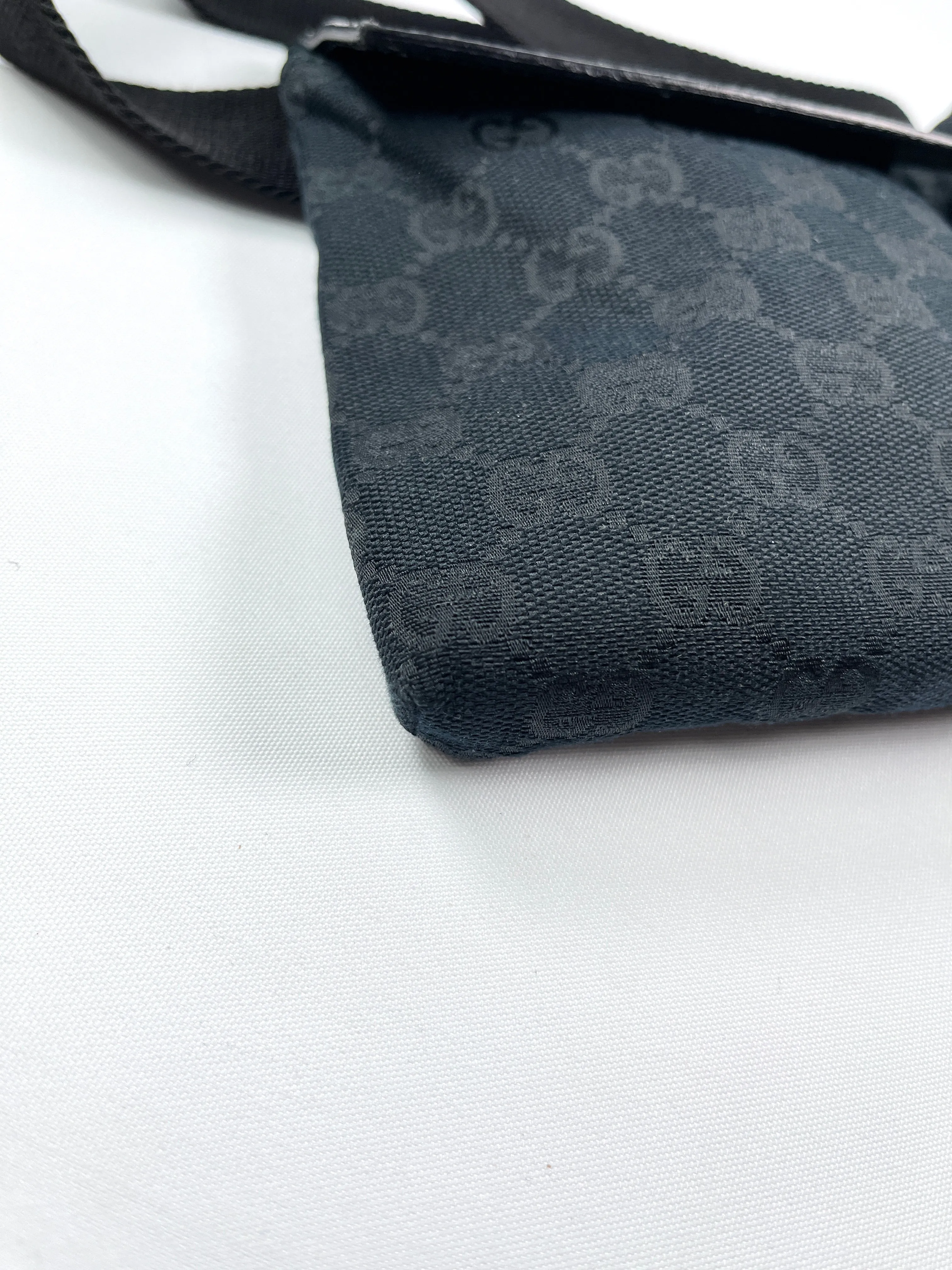 GUCCI - BLACK GG CANVAS BELT WAIST BAG