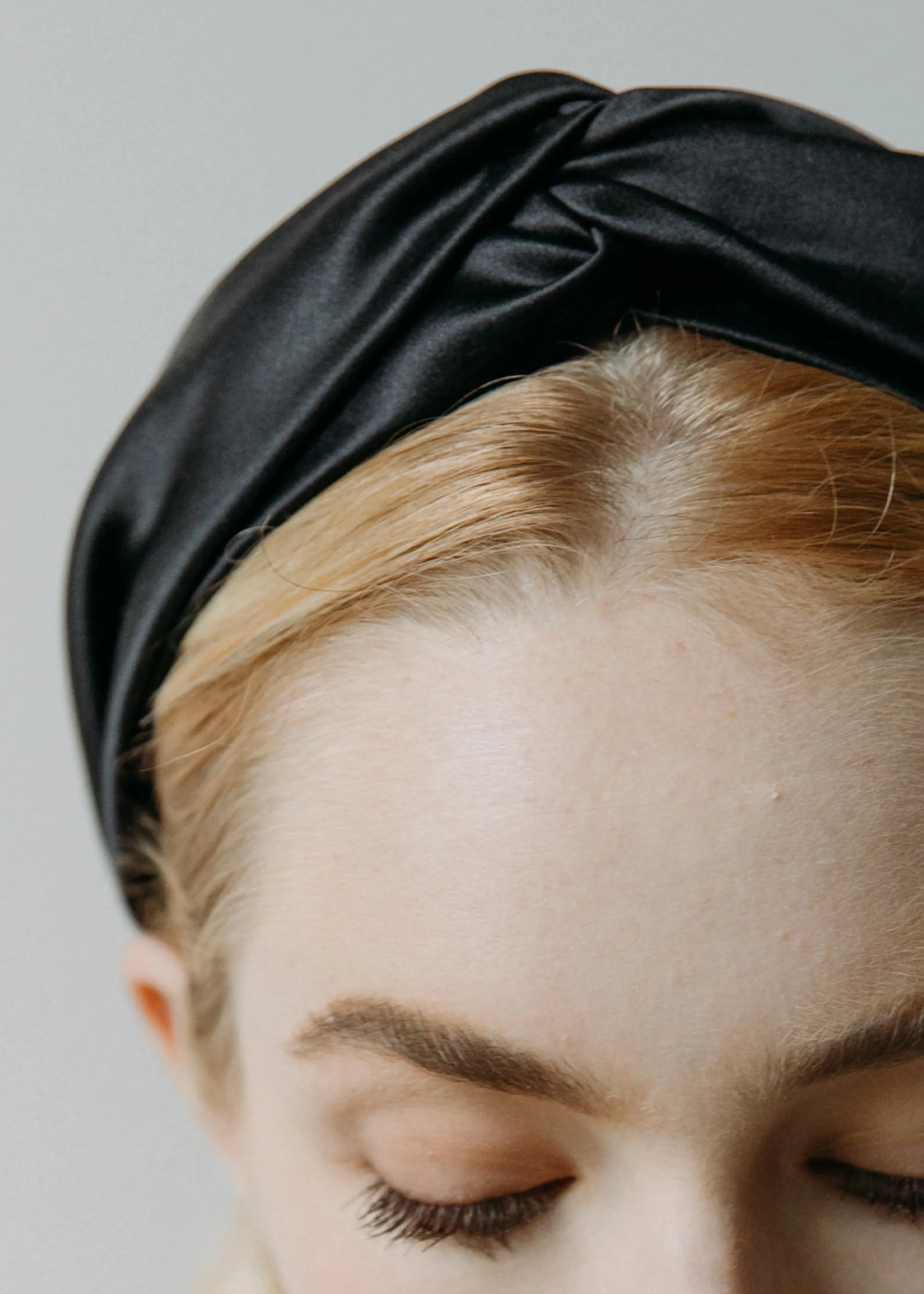 Twist Headband in Silk Satin -- Black