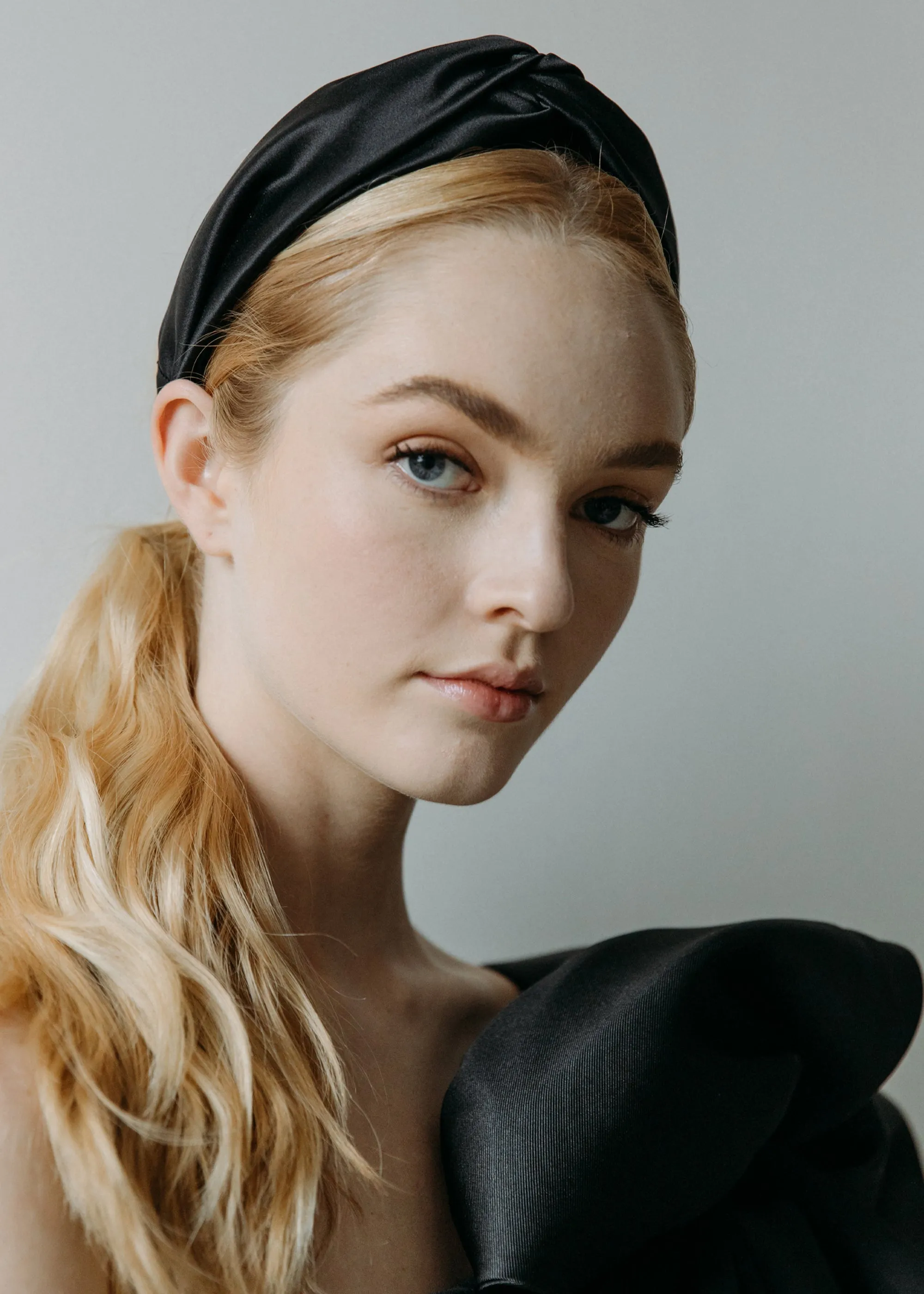 Twist Headband in Silk Satin -- Black